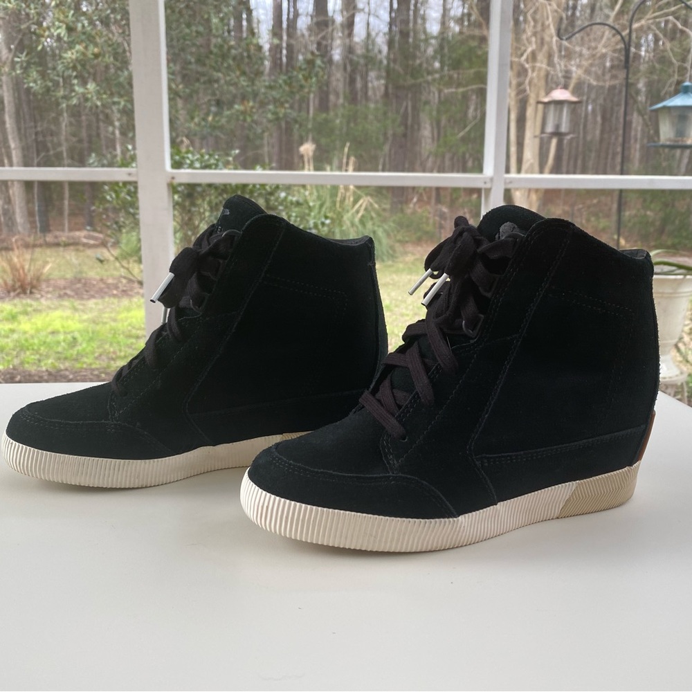 SOREL’s best-selling Out ’N About. Black. Size 7.5 US